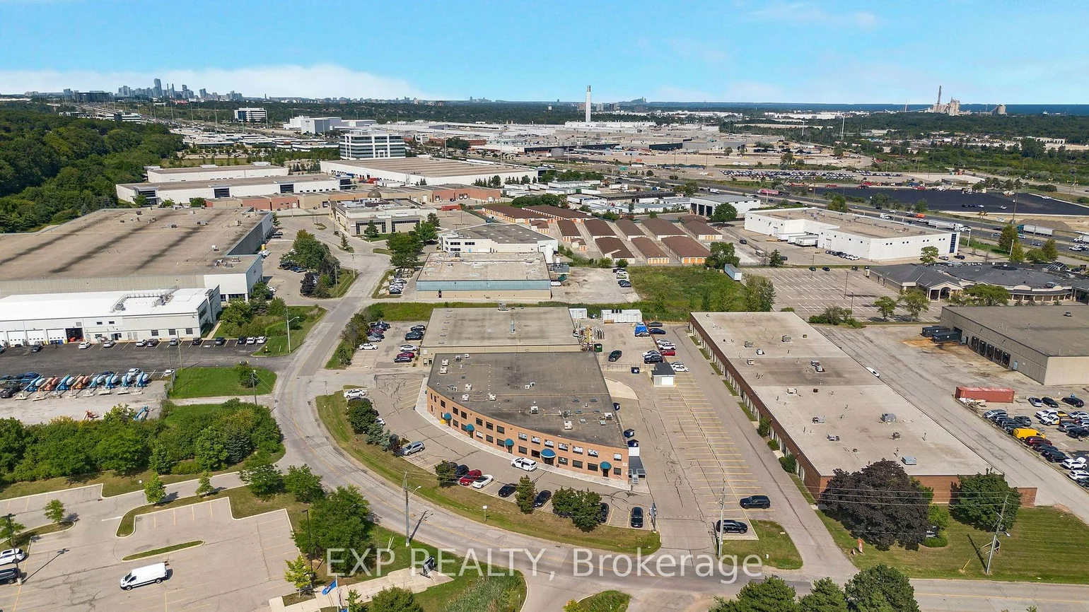 1131, Invicta, 1014 - QE Queen Elizabeth, Oakville