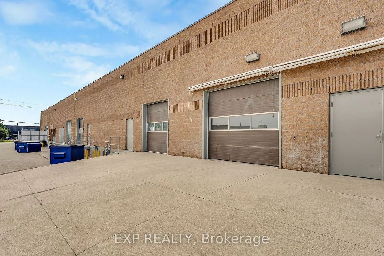 1131, Invicta, 1014 - QE Queen Elizabeth, Oakville