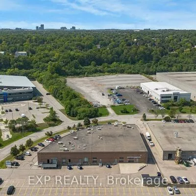 1131, Invicta, 1014 - QE Queen Elizabeth, Oakville