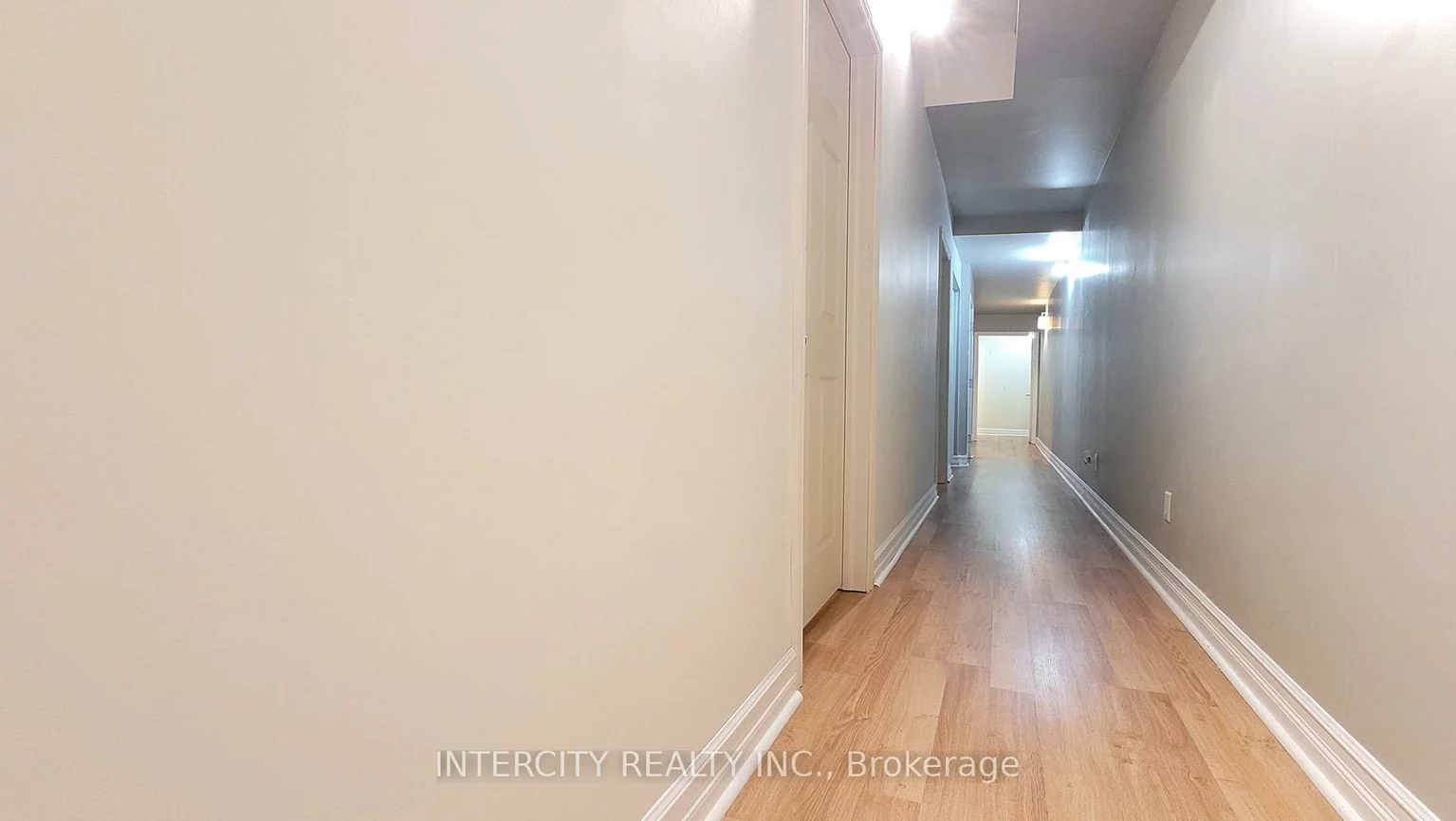86, Lakeshore, 1002 - CO Central, Oakville