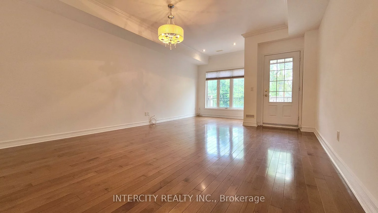 86, Lakeshore, 1002 - CO Central, Oakville