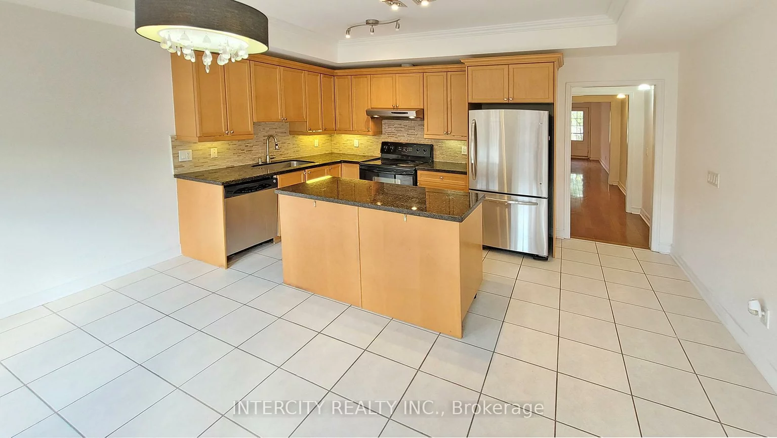 86, Lakeshore, 1002 - CO Central, Oakville