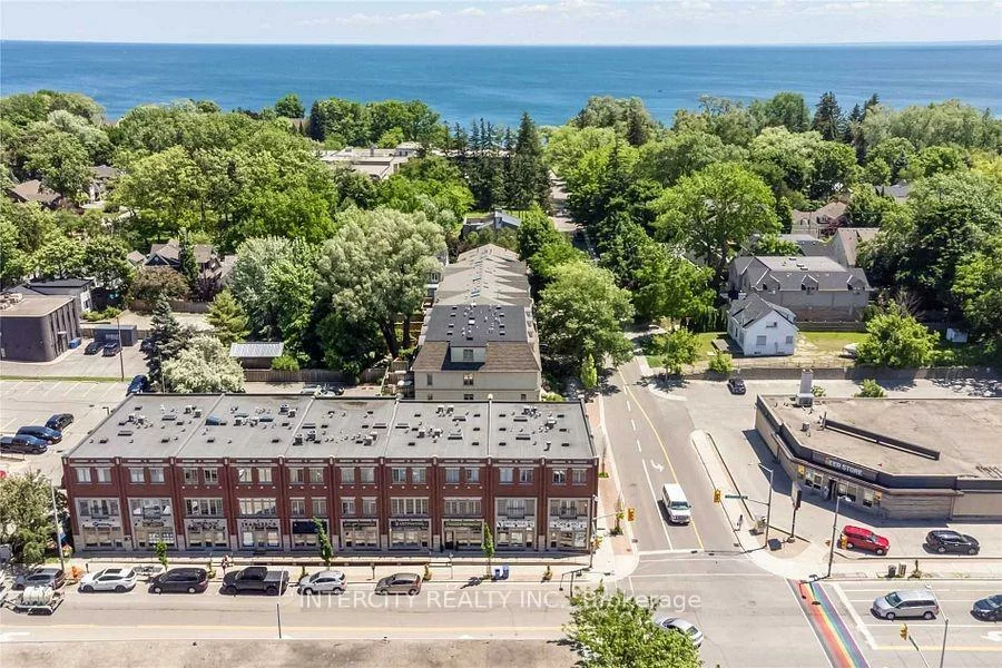 86, Lakeshore, 1002 - CO Central, Oakville