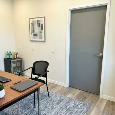 1252, Speers, 1014 - QE Queen Elizabeth, Oakville
