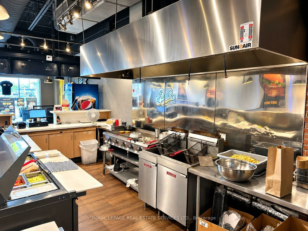511, Maple Grove, 1006 - FD Ford, Oakville