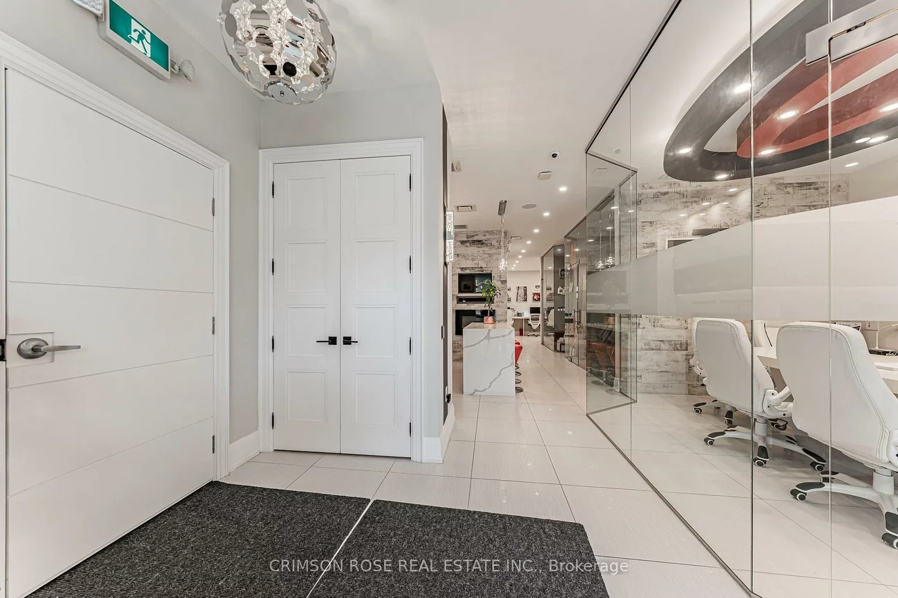 217, Speers, 1014 - QE Queen Elizabeth, Oakville
