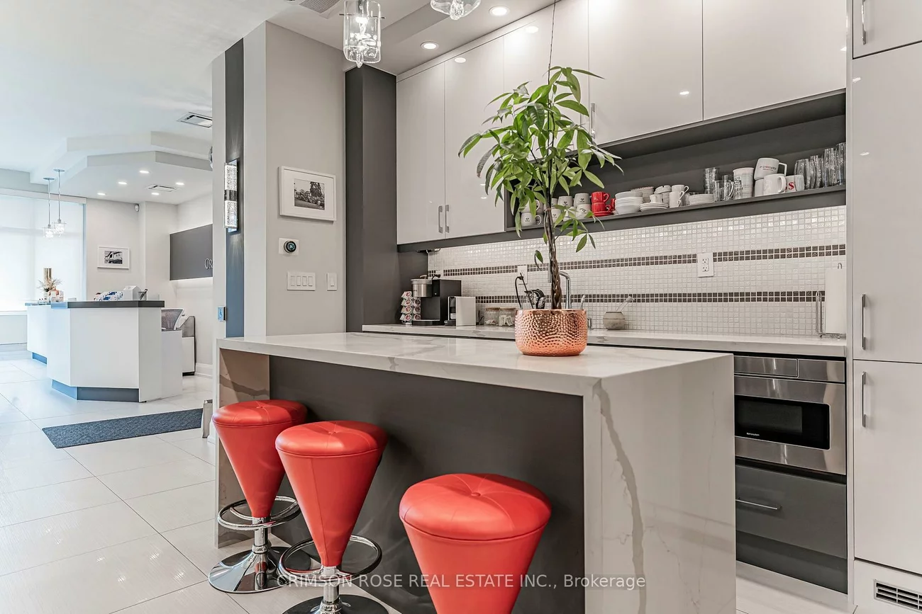 217, Speers, 1014 - QE Queen Elizabeth, Oakville