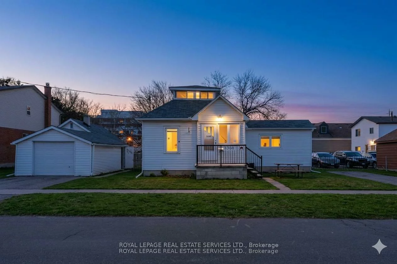 2386, Sovereign, 1001 - BR Bronte, Oakville