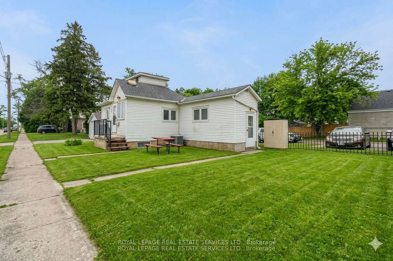2386, Sovereign, 1001 - BR Bronte, Oakville