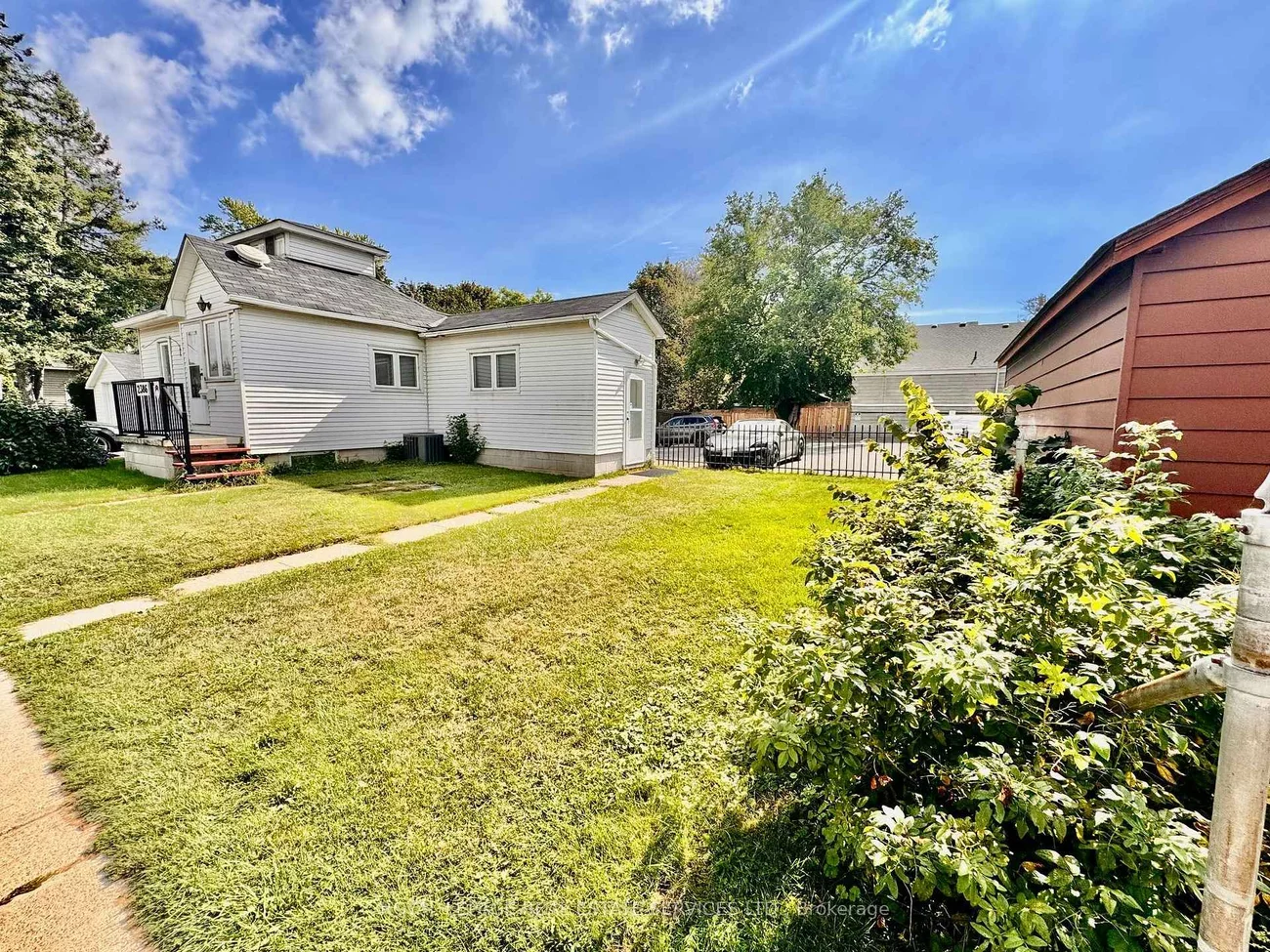 2386, Sovereign, 1001 - BR Bronte, Oakville