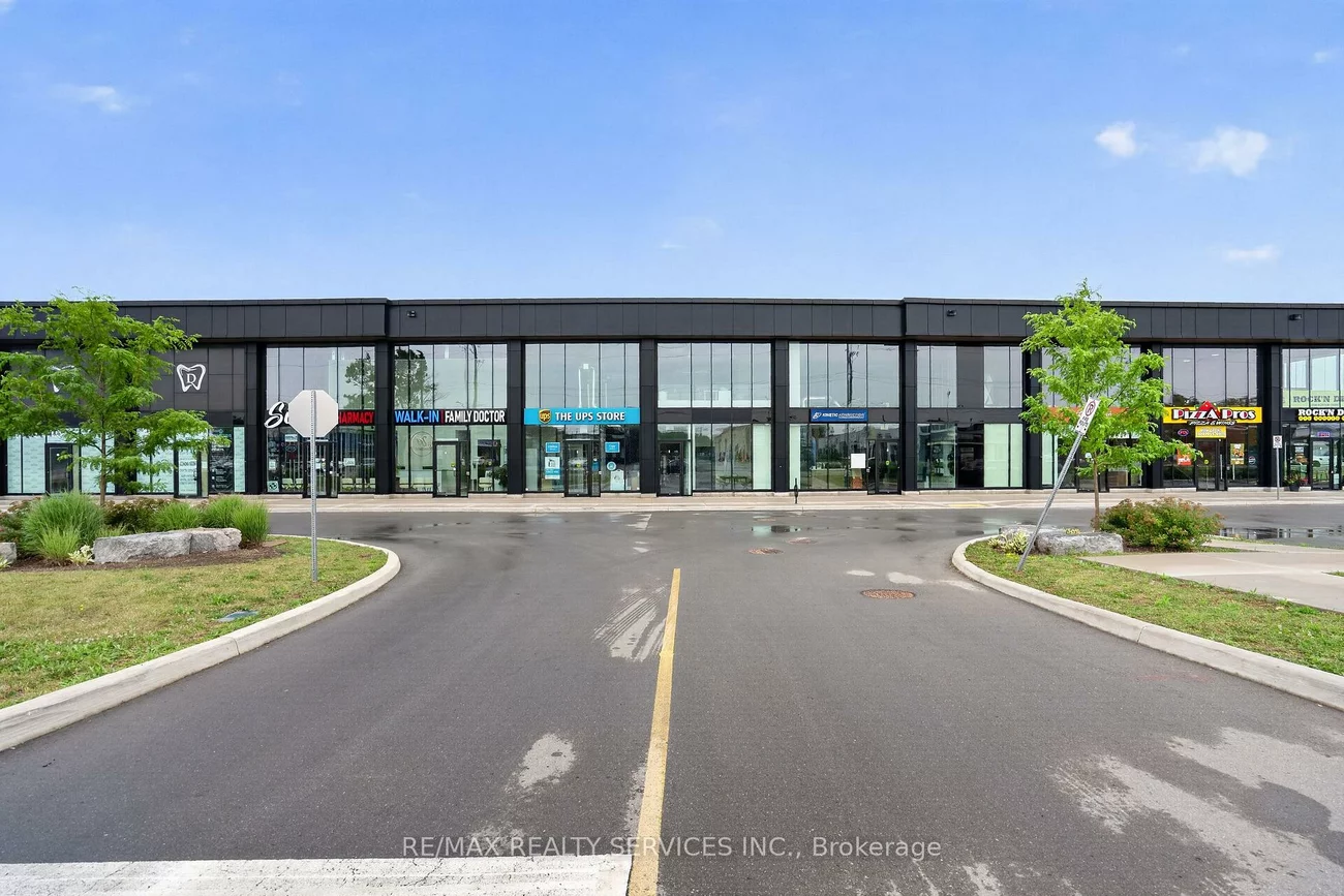530, Speers, 1014 - QE Queen Elizabeth, Oakville
