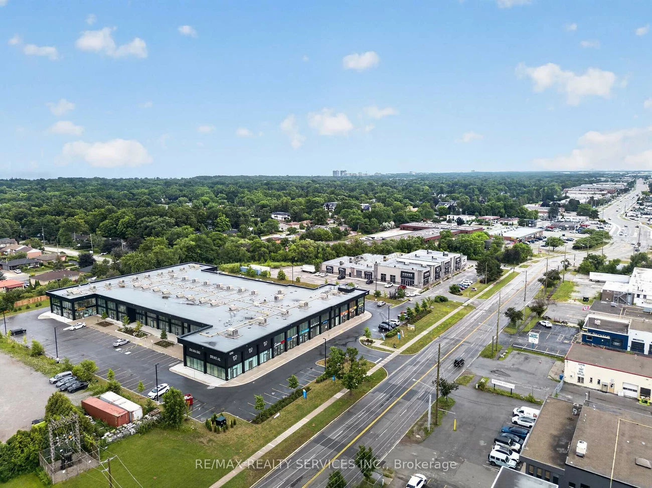 530, Speers, 1014 - QE Queen Elizabeth, Oakville