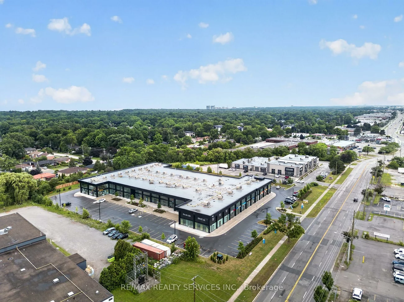 530, Speers, 1014 - QE Queen Elizabeth, Oakville