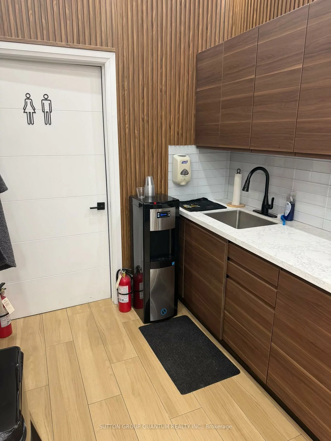 117, Cross, 1014 - QE Queen Elizabeth, Oakville