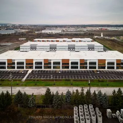 3313, Superior, 1014 - QE Queen Elizabeth, Oakville