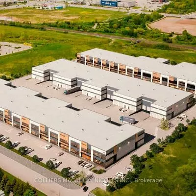 3303, Superior, 1014 - QE Queen Elizabeth, Oakville