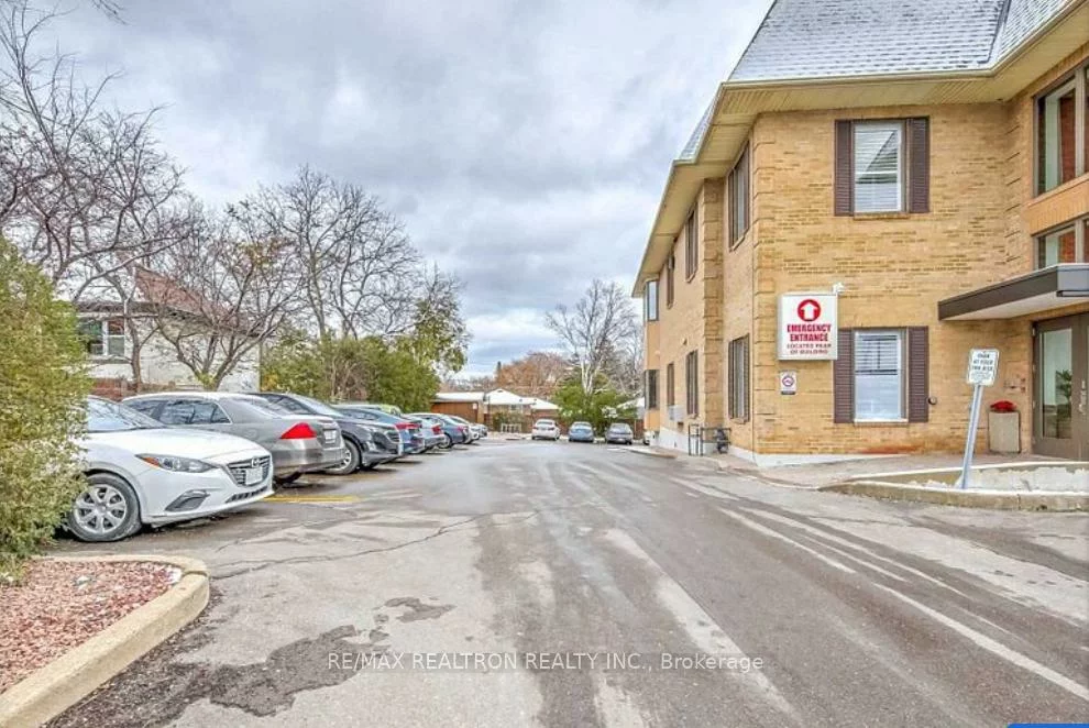 9955, Yonge, Harding, Richmond Hill