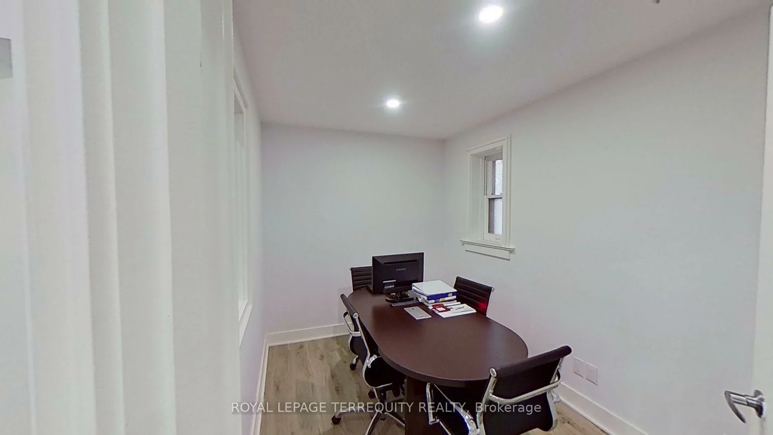 10111, Yonge, Crosby, Richmond Hill
