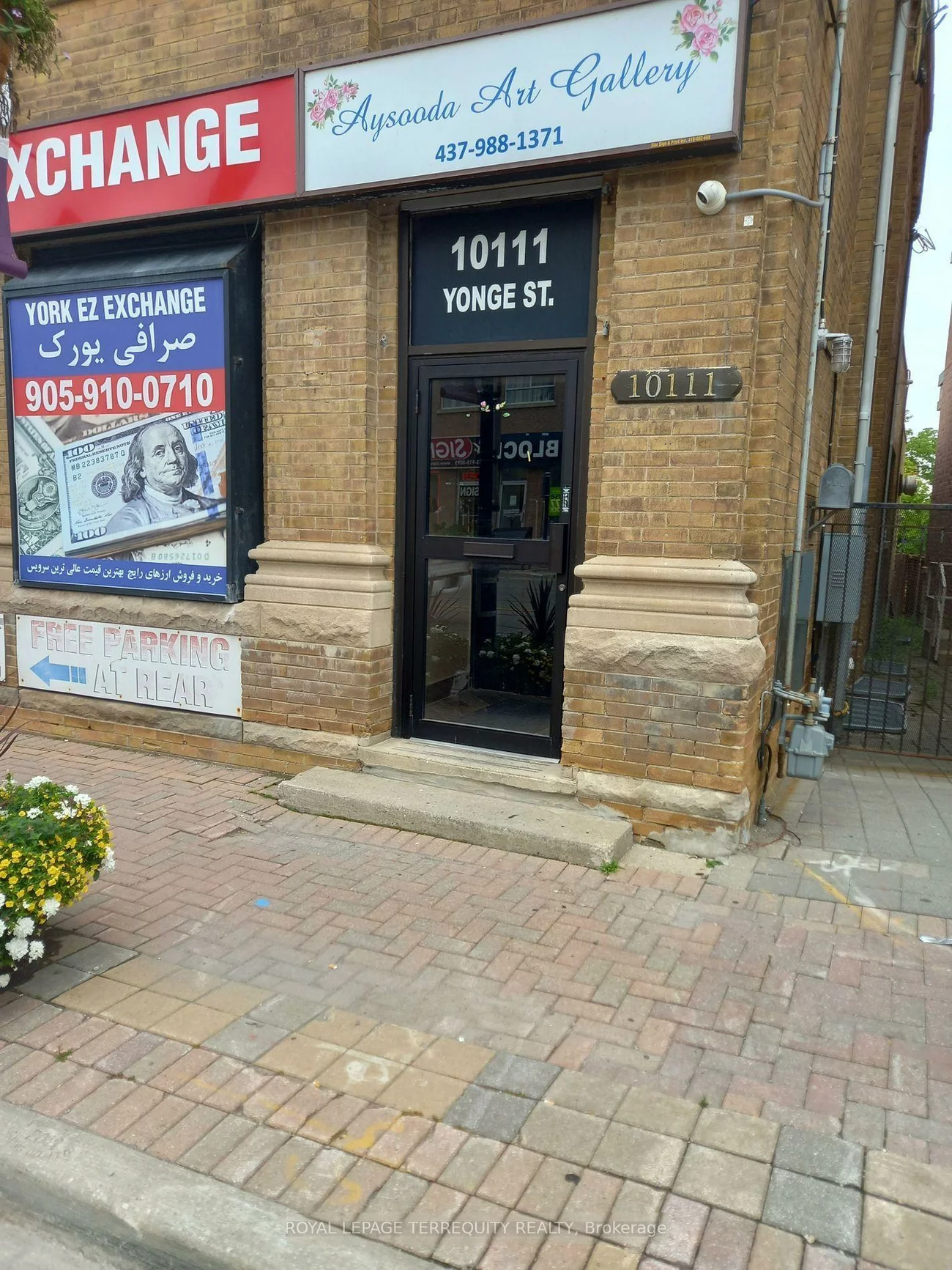10111, Yonge, Crosby, Richmond Hill