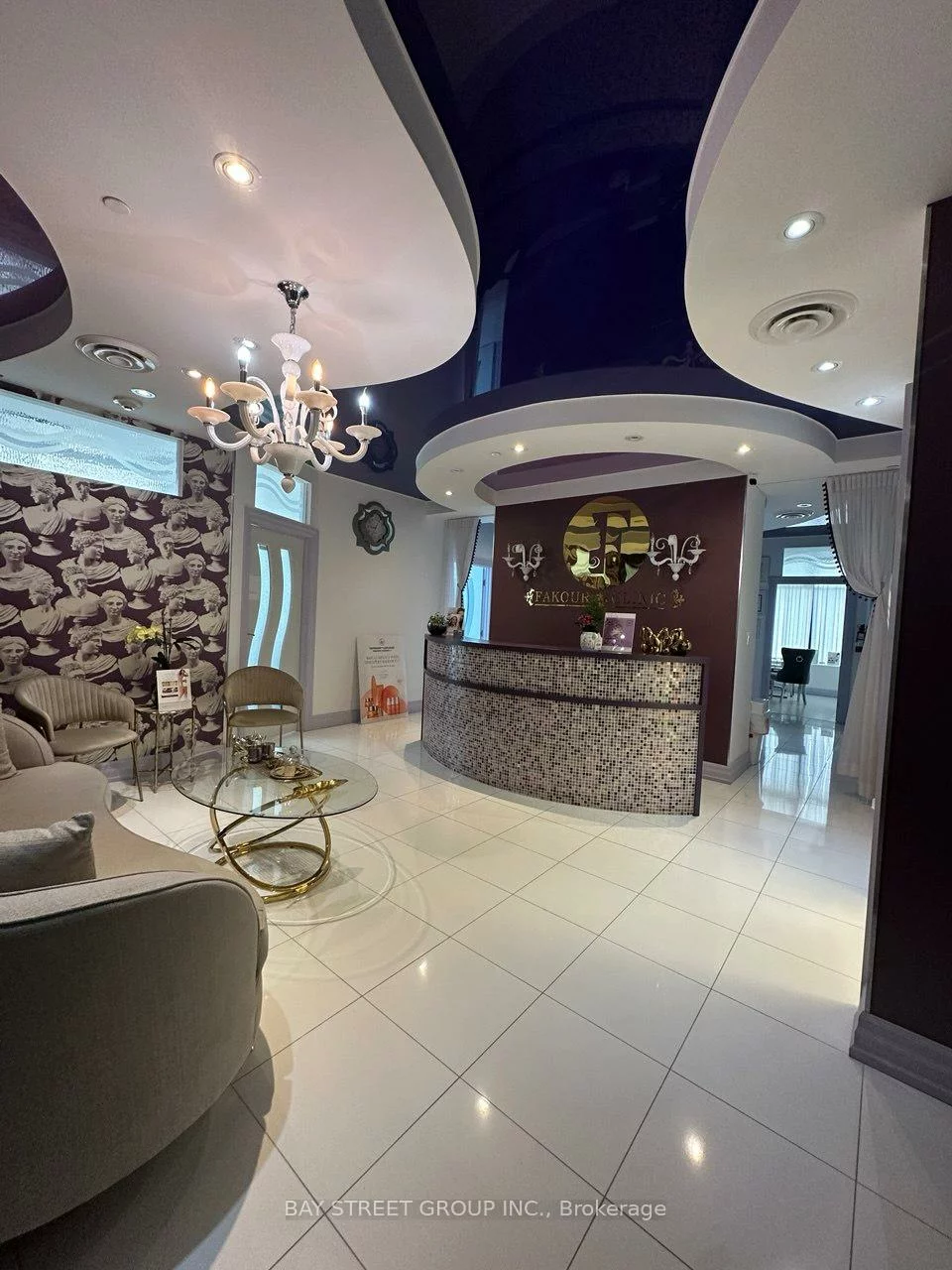 10376, Yonge, Crosby, Richmond Hill
