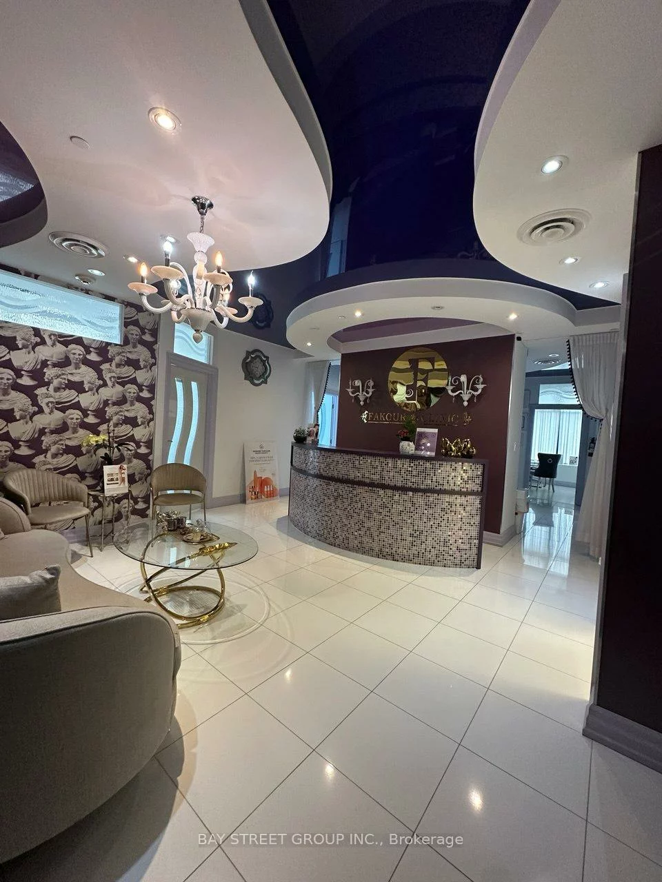 10376, Yonge, Crosby, Richmond Hill