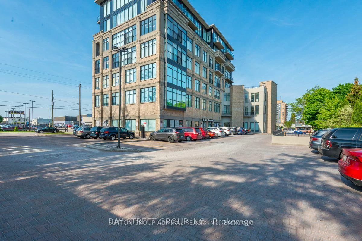 10376, Yonge, Crosby, Richmond Hill