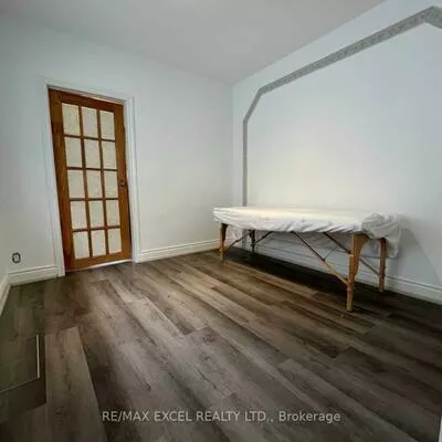 9961, Yonge, Harding, Richmond Hill