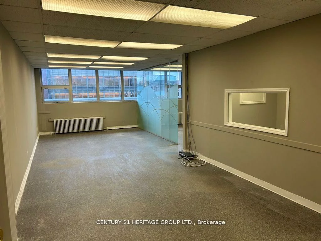 10255, Yonge, Crosby, Richmond Hill