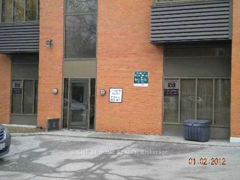 10168, Yonge, Mill Pond, Richmond Hill