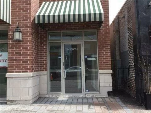 10097, Yonge, Crosby, Richmond Hill