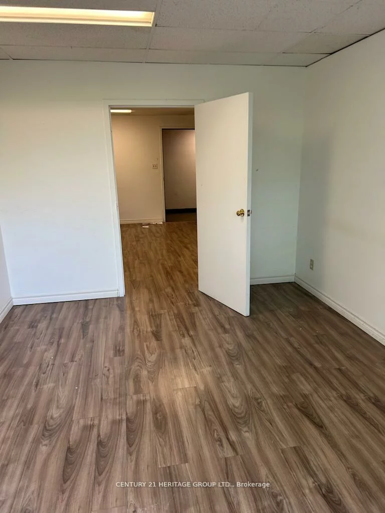 10255, Yonge, Crosby, Richmond Hill
