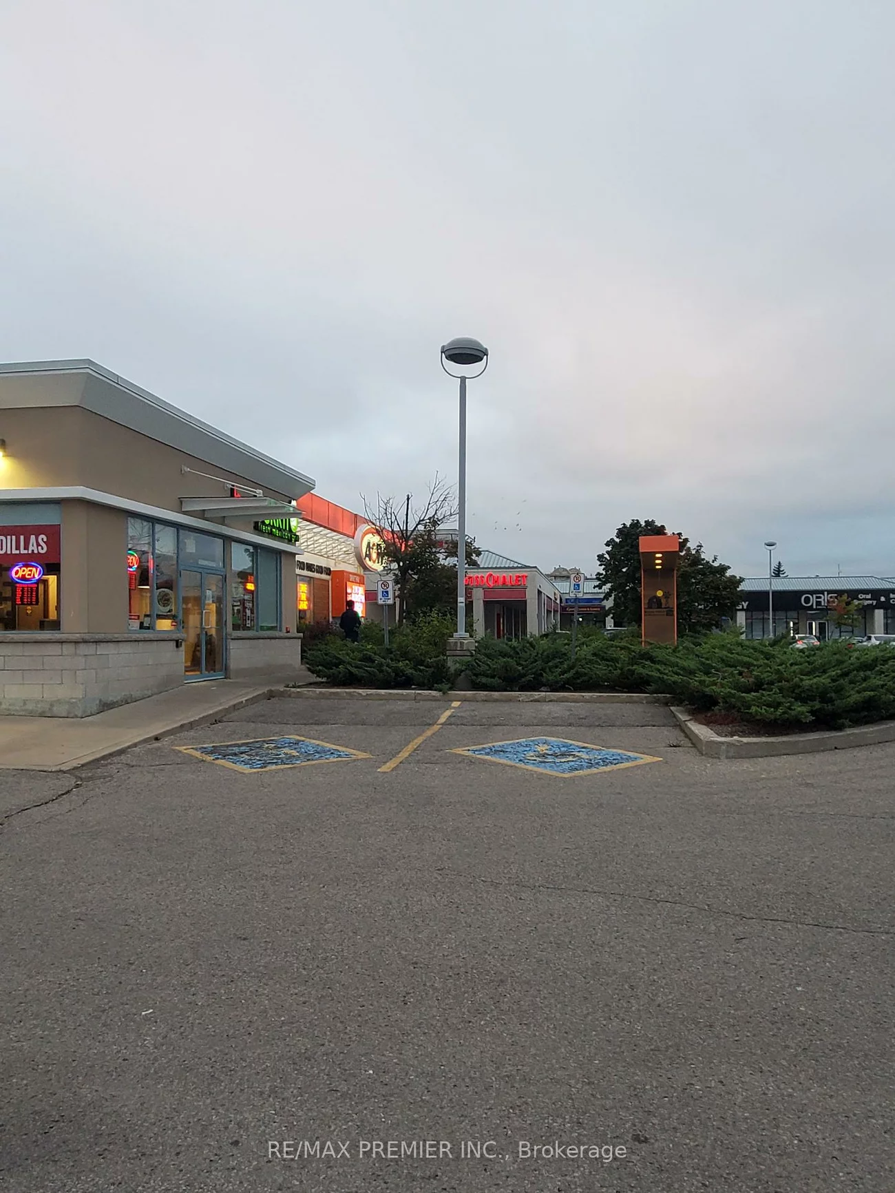 10909, Yonge, Devonsleigh, Richmond Hill