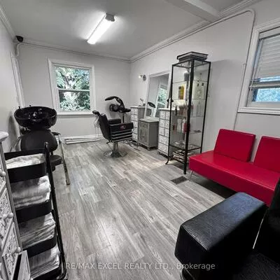 9961, Yonge, Harding, Richmond Hill