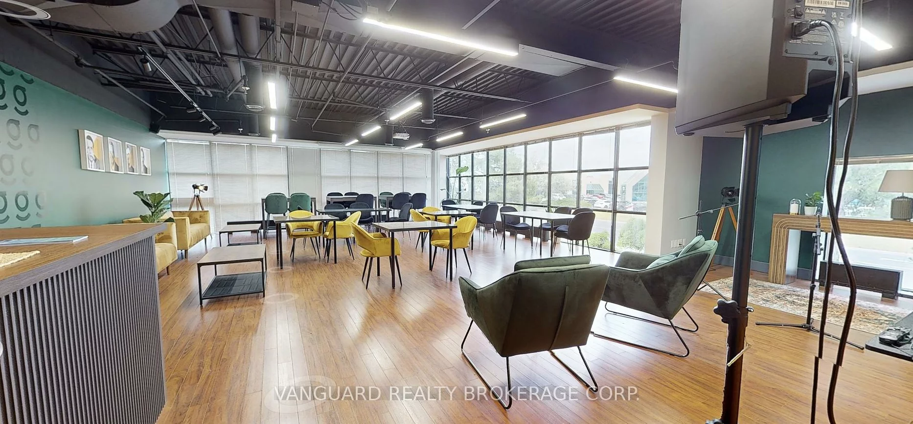 200, W Beaver Creek, Beaver Creek Business Park, Richmond Hill