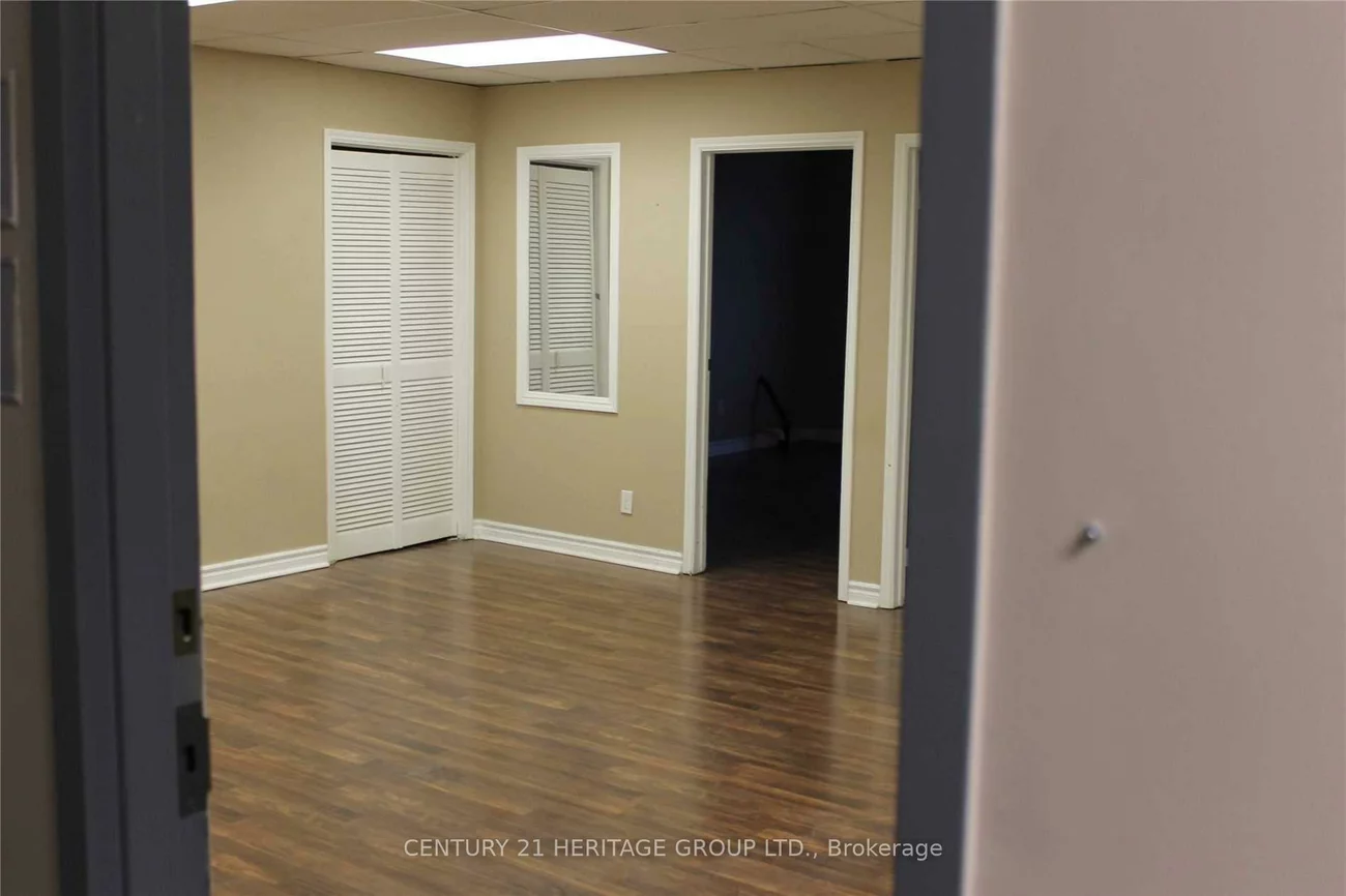 10255, Yonge, Crosby, Richmond Hill