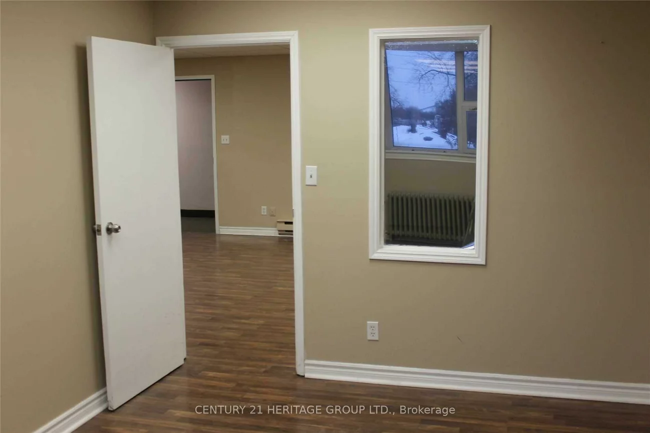 10255, Yonge, Crosby, Richmond Hill