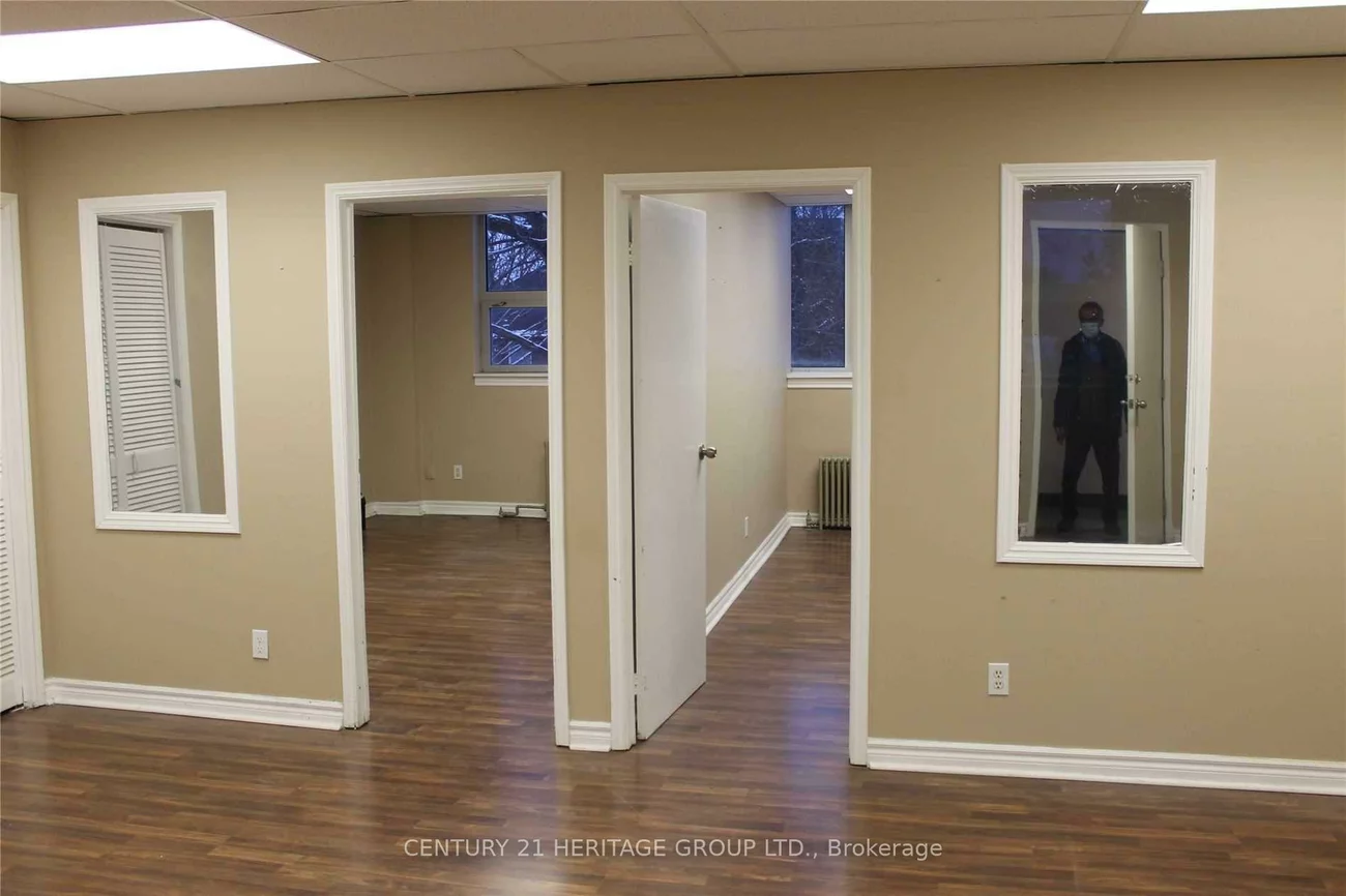 10255, Yonge, Crosby, Richmond Hill