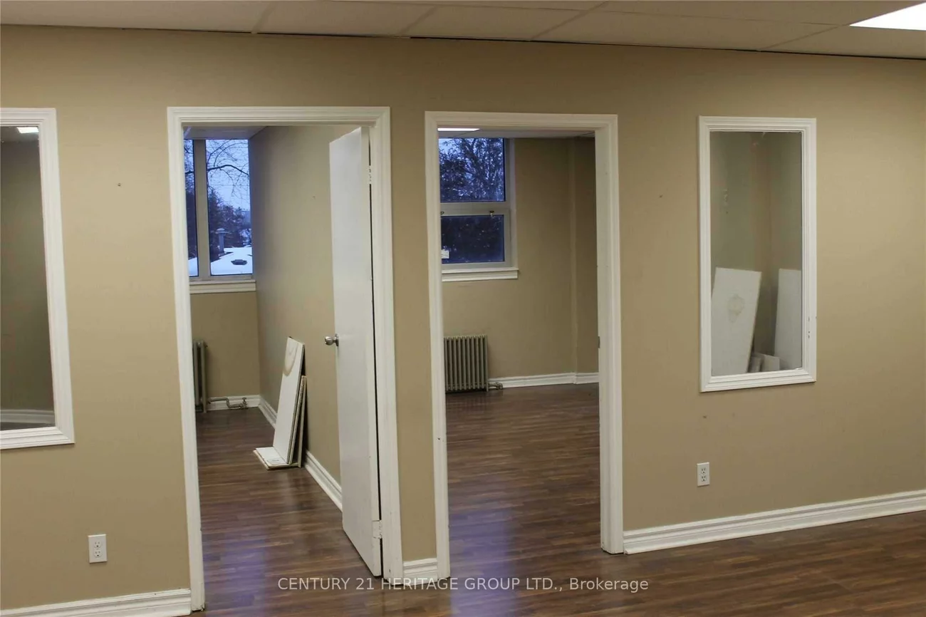 10255, Yonge, Crosby, Richmond Hill