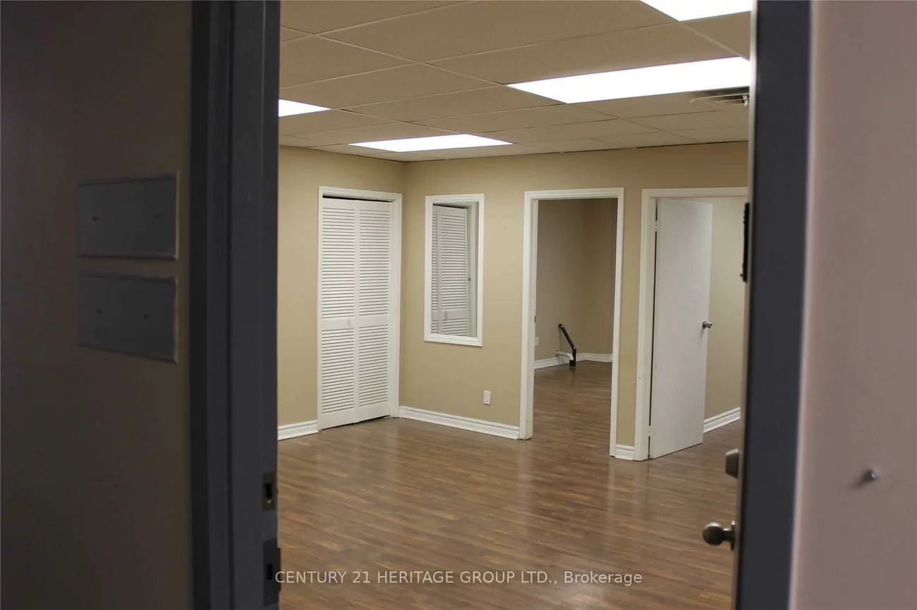 10255, Yonge, Crosby, Richmond Hill