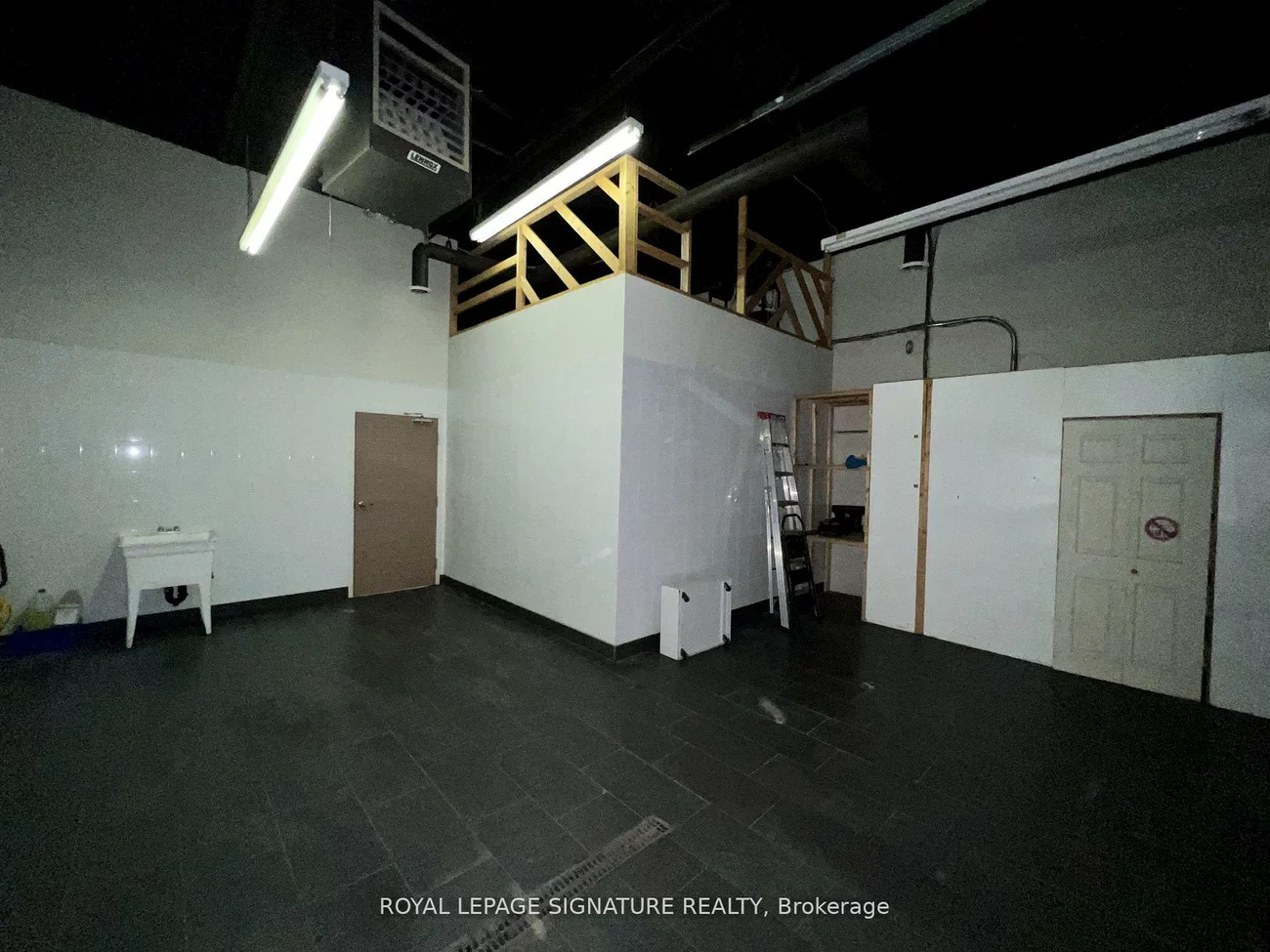 20, Wertheim, Beaver Creek Business Park, Richmond Hill