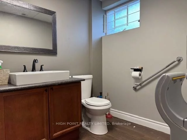 642, Major Mackenze, Crosby, Richmond Hill