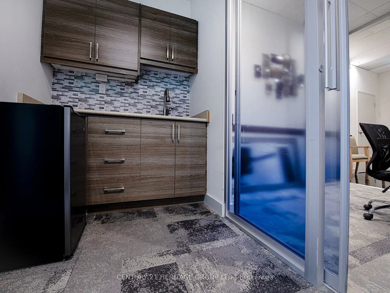 330, Highway 7, Doncrest, Richmond Hill