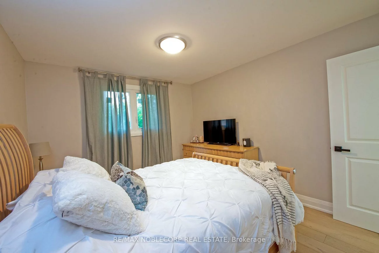 9033, Leslie, Beaver Creek Business Park, Richmond Hill