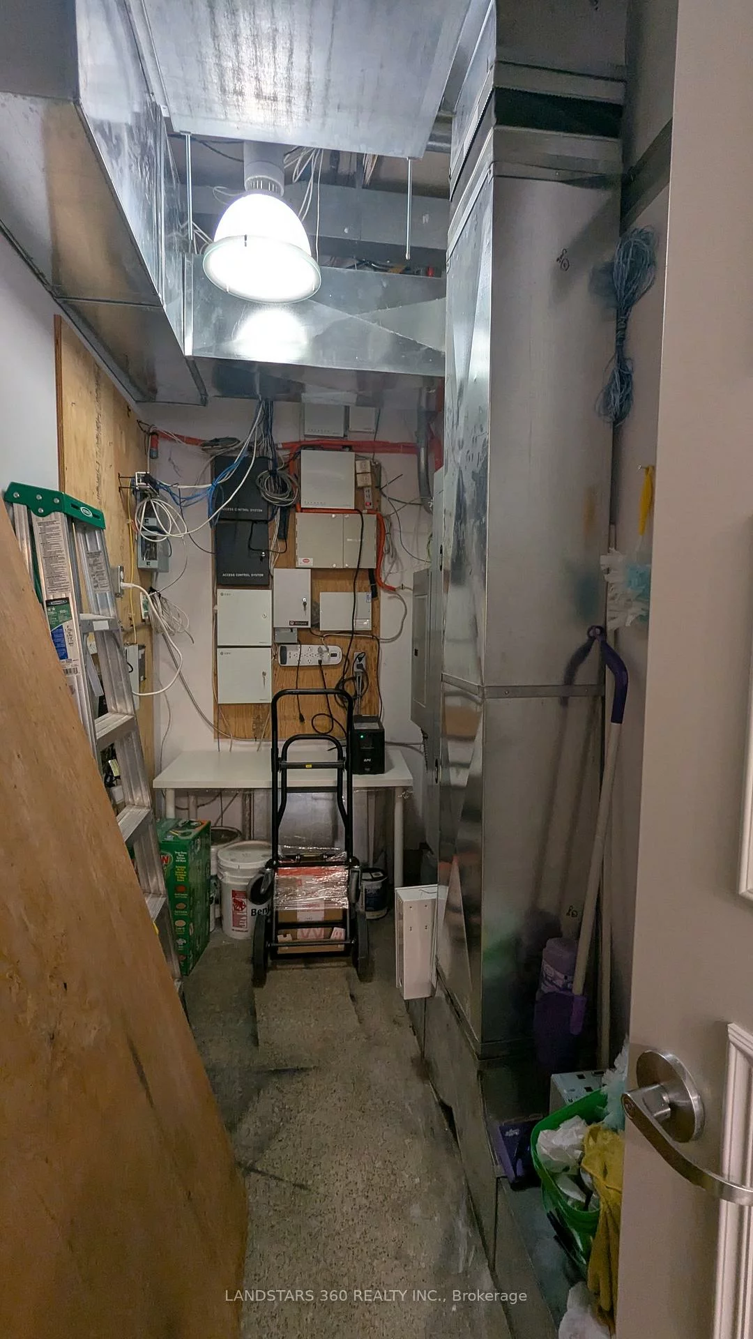 15, Wertheim, Beaver Creek Business Park, Richmond Hill