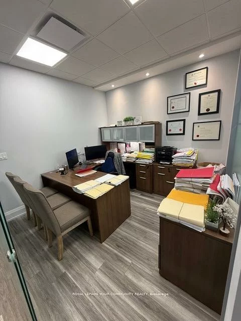 10212, Yonge, Mill Pond, Richmond Hill