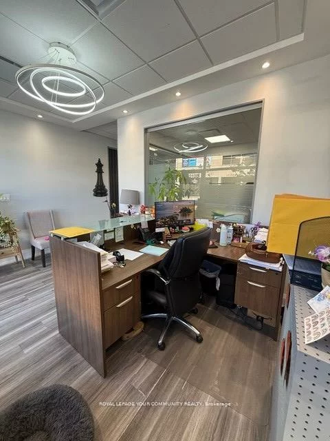 10212, Yonge, Mill Pond, Richmond Hill