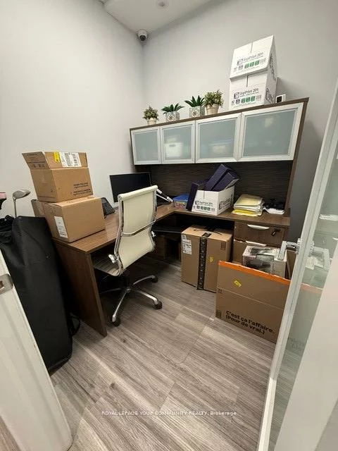 10212, Yonge, Mill Pond, Richmond Hill