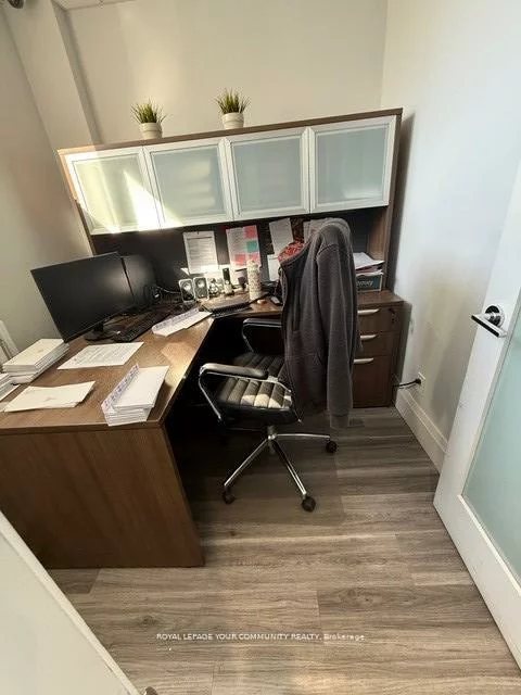 10212, Yonge, Mill Pond, Richmond Hill