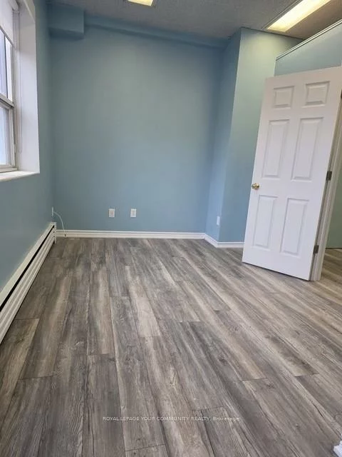 10212, Yonge, Mill Pond, Richmond Hill