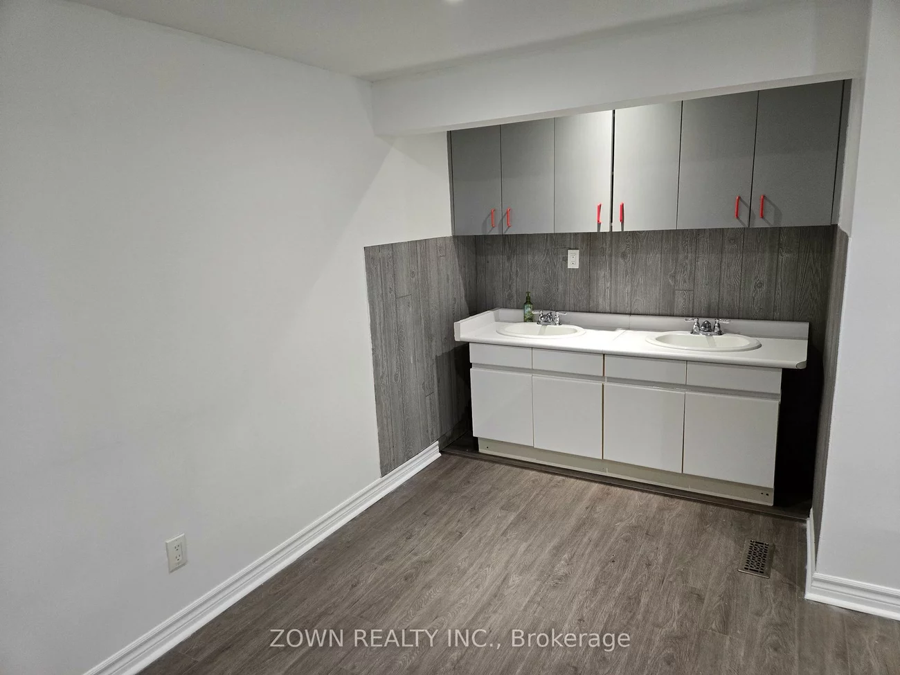 10014, Yonge, Mill Pond, Richmond Hill